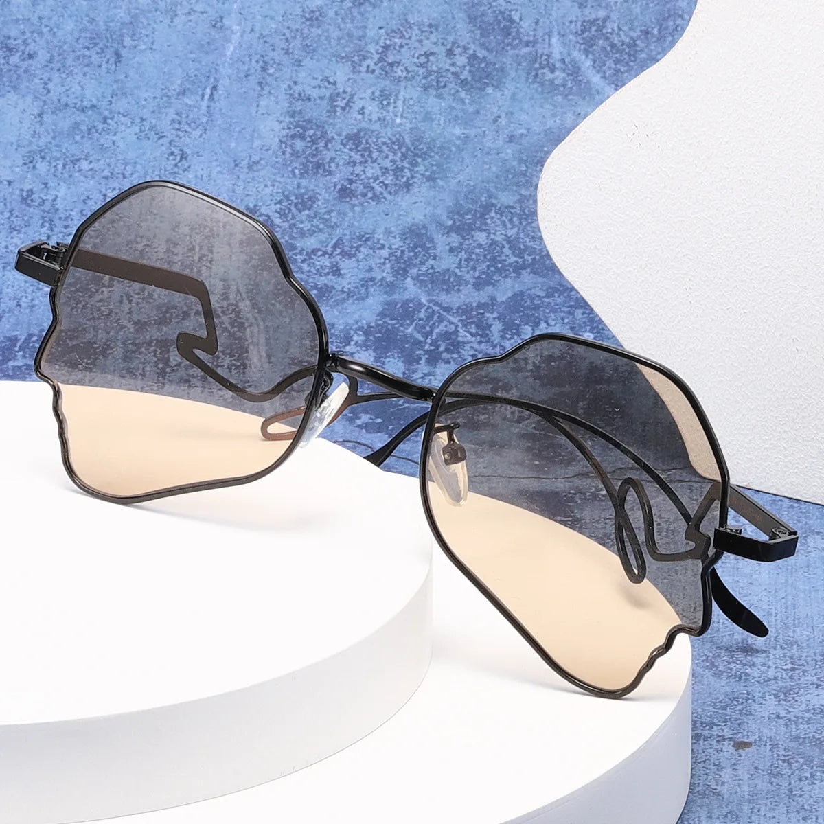 Stainless Steel Eyeglasses Frames White Optical Glasses Modern Novel Design Low Price Monster Sunglasses Computer