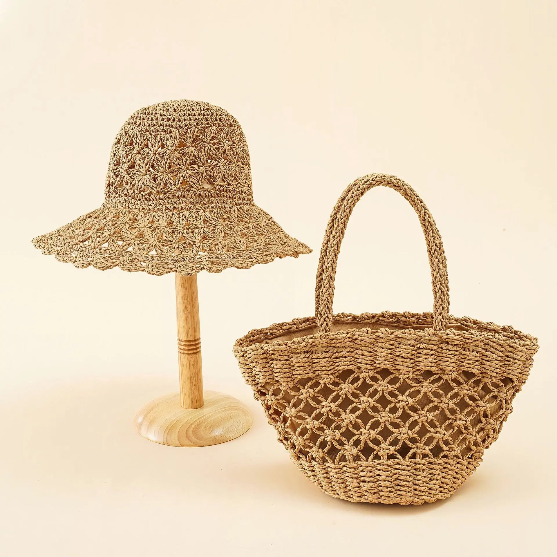 2022 Newest Women Travel Friendly Crochet Flower Pattern Handmade Beach Straw Hat and Bag