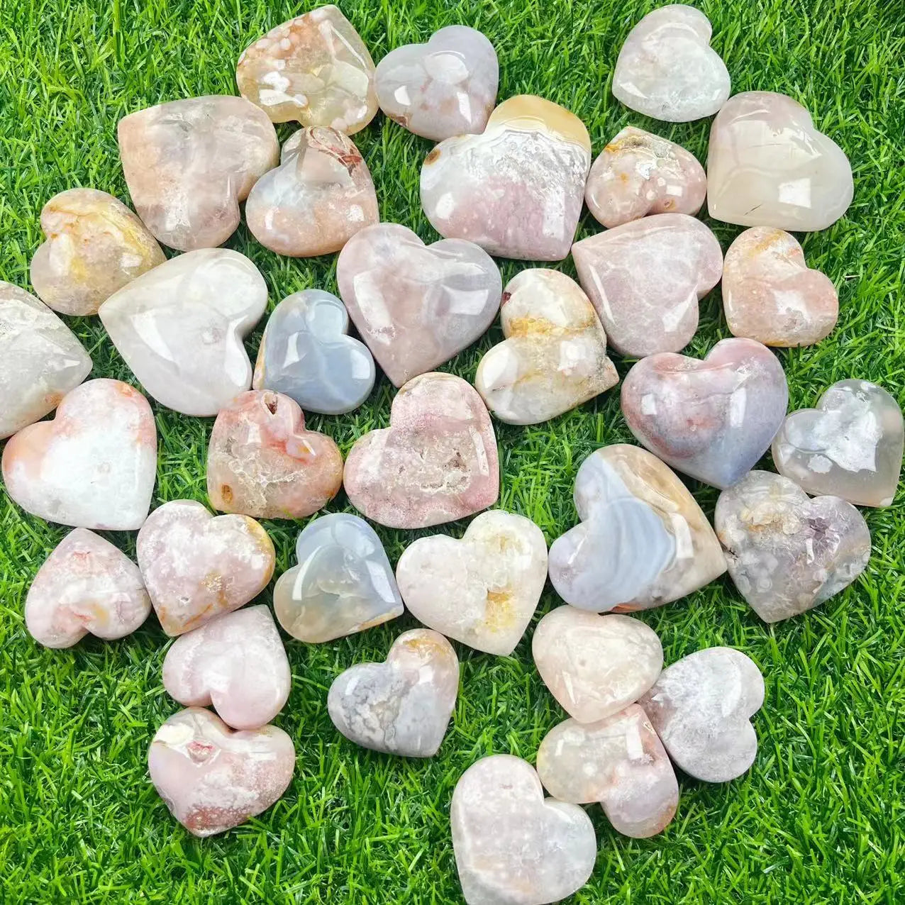 Wholesales Natural Gemstone Pink Amethyst Polished Heart Shape Palm Stone for Healing.