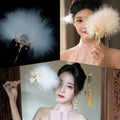 Luxury Custom Black and White Feathers Metal Fan with Pearl Decoration for Bride's Wedding Styling