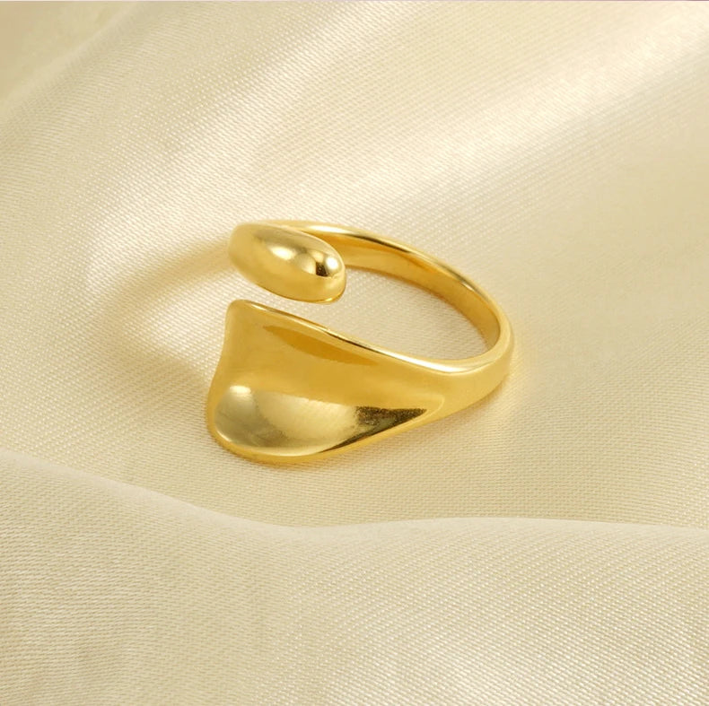 Adjustable Stainless Steel Hug Ring Non-Tarnish Gold Fashionable Wedding Band Engagement Gift Religious Inlay Elegant Parties