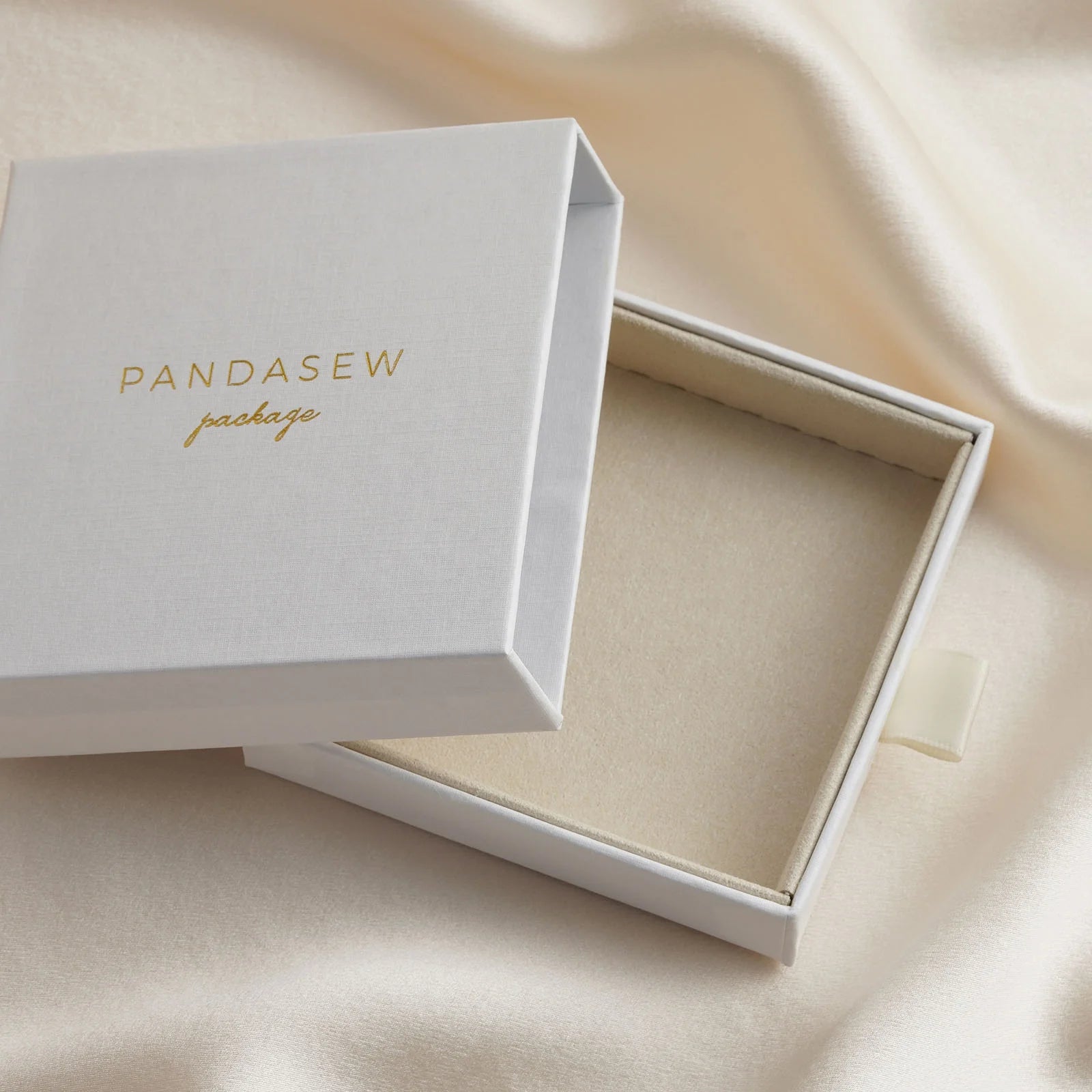 PandaSew Custom Logo Luxury Paperboard with Beige Microfiber Inside Bracelet Necklace Rings Gift Jewelry Box