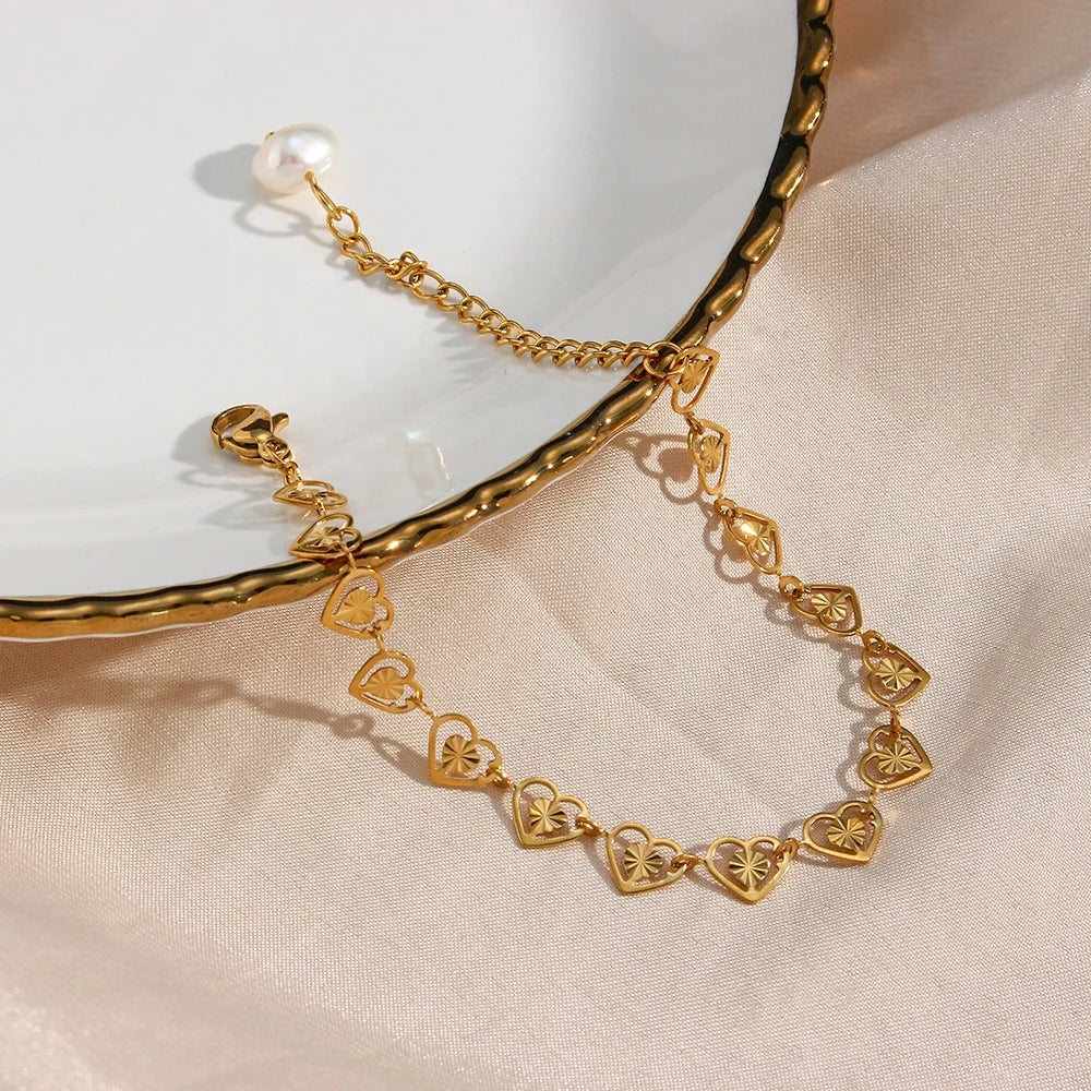 Hollow Out Heart Pieces Chain Bracelet Freshwater Pearl Tail Gold Plated Stainless Steel Bracelets Women Jewelry