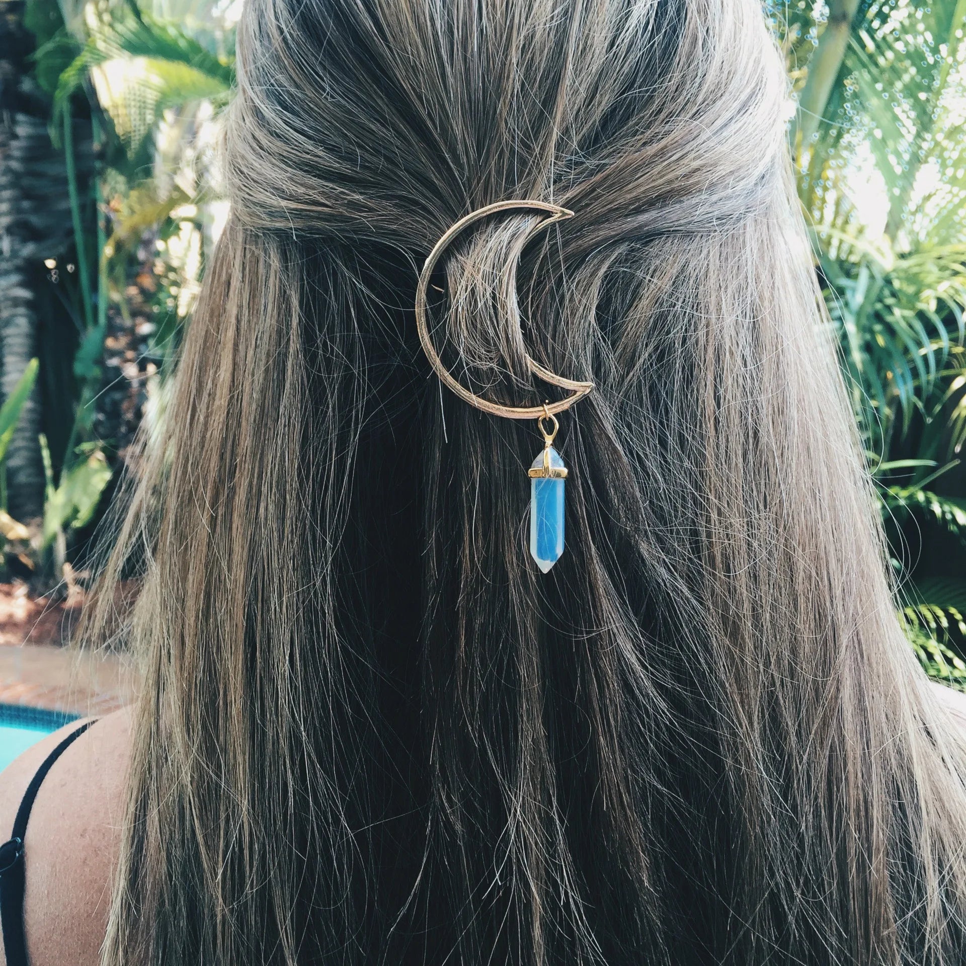 Wholesale New Design Metal Hair Clips Fashion Moon Hair Clip Hexagonal Column Natural Stone Pendant Hair Clip