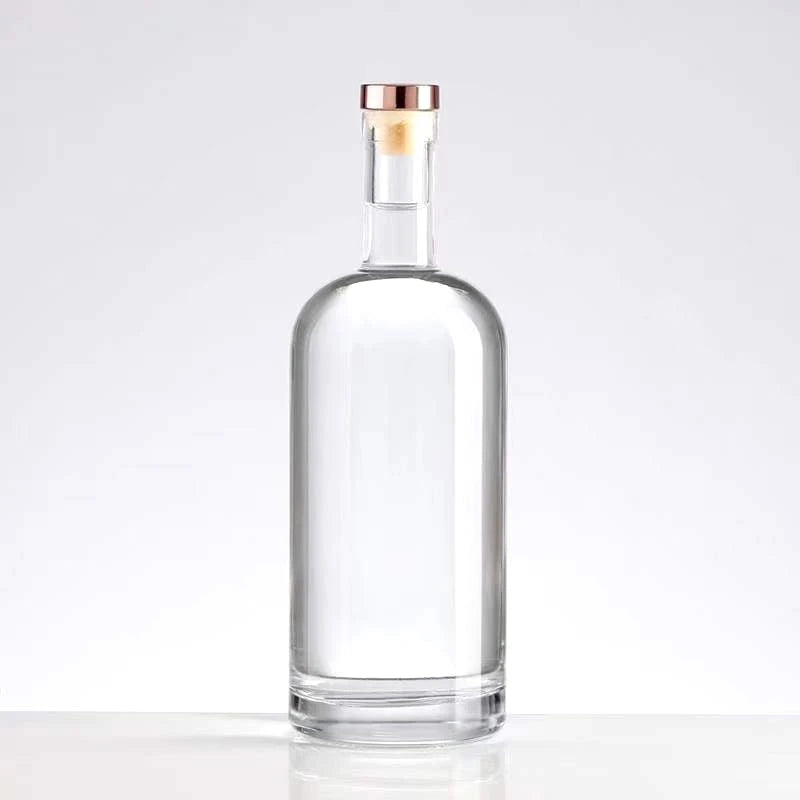 Free Sample 700 ml Glass Vodka Bottle Wholesale 700ml Clear Brandy Tequila Whiskey Bottle
