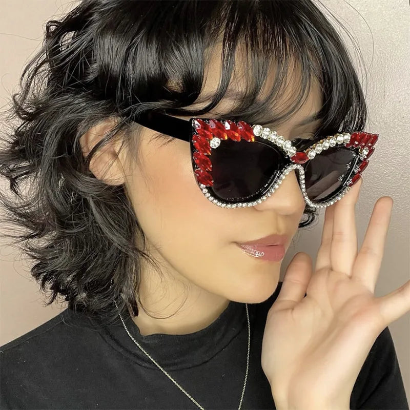 UNOC 2023 New Fashion Cat Eye Sunglasses Diamond Accent Luxury Brand Hip Hop Sun Glasses for Men Women Blue Black White Frames