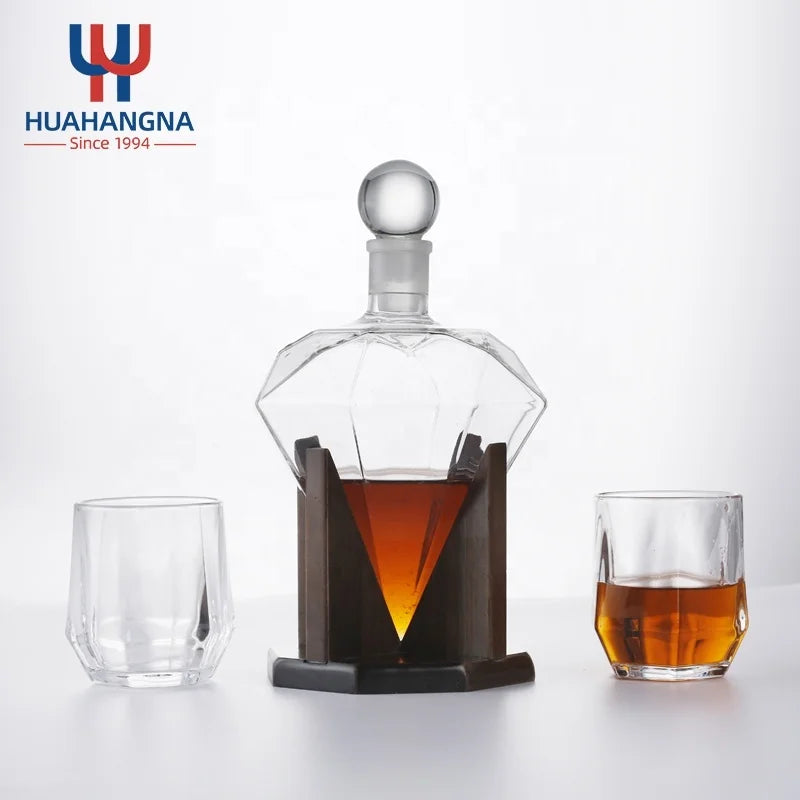 Factory Direct Sale 381ml Geometric Hexagonal Design Diamond Whisky Decanter Set Transparent Whiskey Including 2 for Wedding