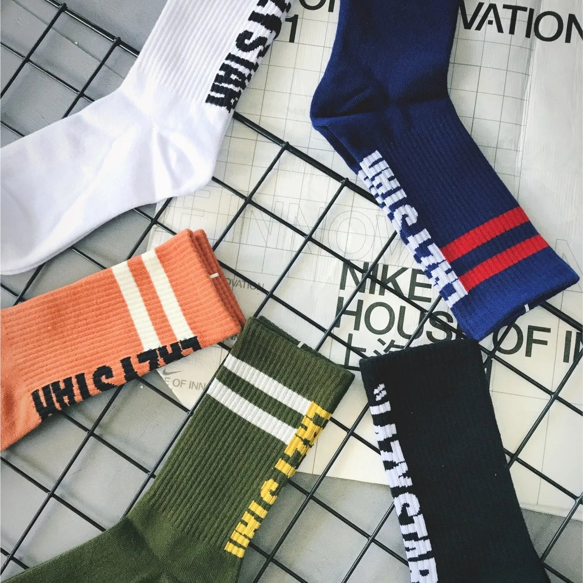 Trending American Streetwear Socks Cotton Knitted Men Women Breathable Terry Letter Socks Crew Custom Logo Packaging