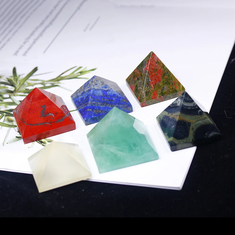 30mm Naturals Polished Gemstone Pyramid Healing Crystal Green Aventurine Organite Quartz Pyramid Metaphysical Stone Figurine