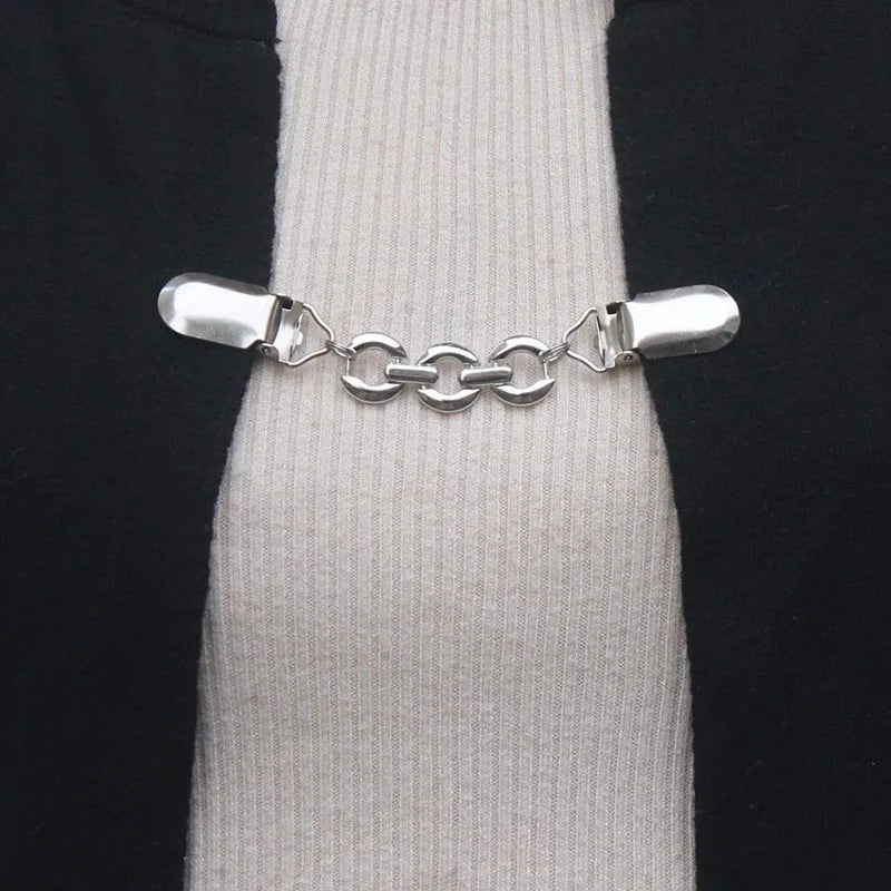 2023 New Trendy Dress Clip Heart Shape Antique Swirl Collar Clip Clasps Vintage Sweater Shawl Clips