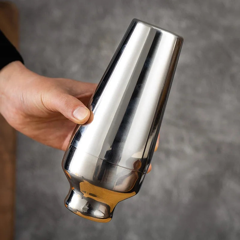 Stainless Steel Liquor Shaker Cocktail Shaker Professional Bar Tool 700ml Mixing Drink Bottle Custom Cocktail Shaker