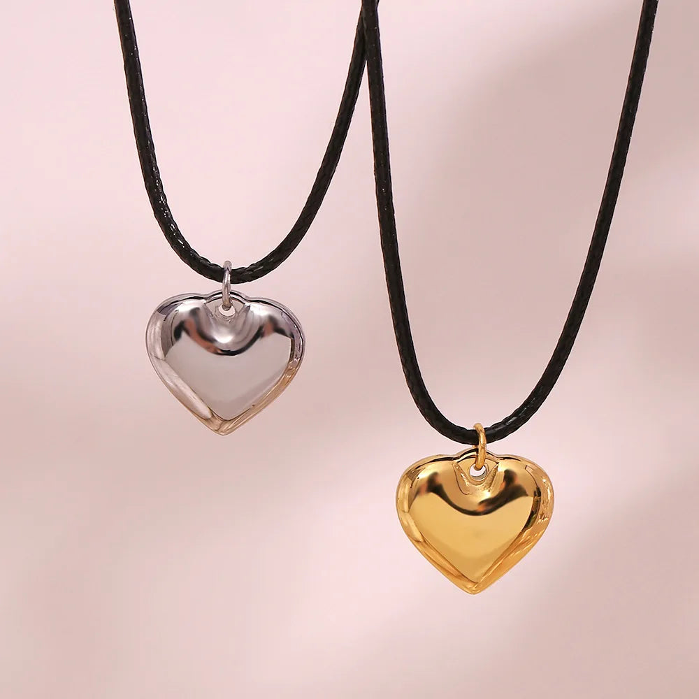Hot Selling PVD Gold Plated Necklace Leather Rope Chain Necklace Stainless Steel Heart Pendant Necklace for Women