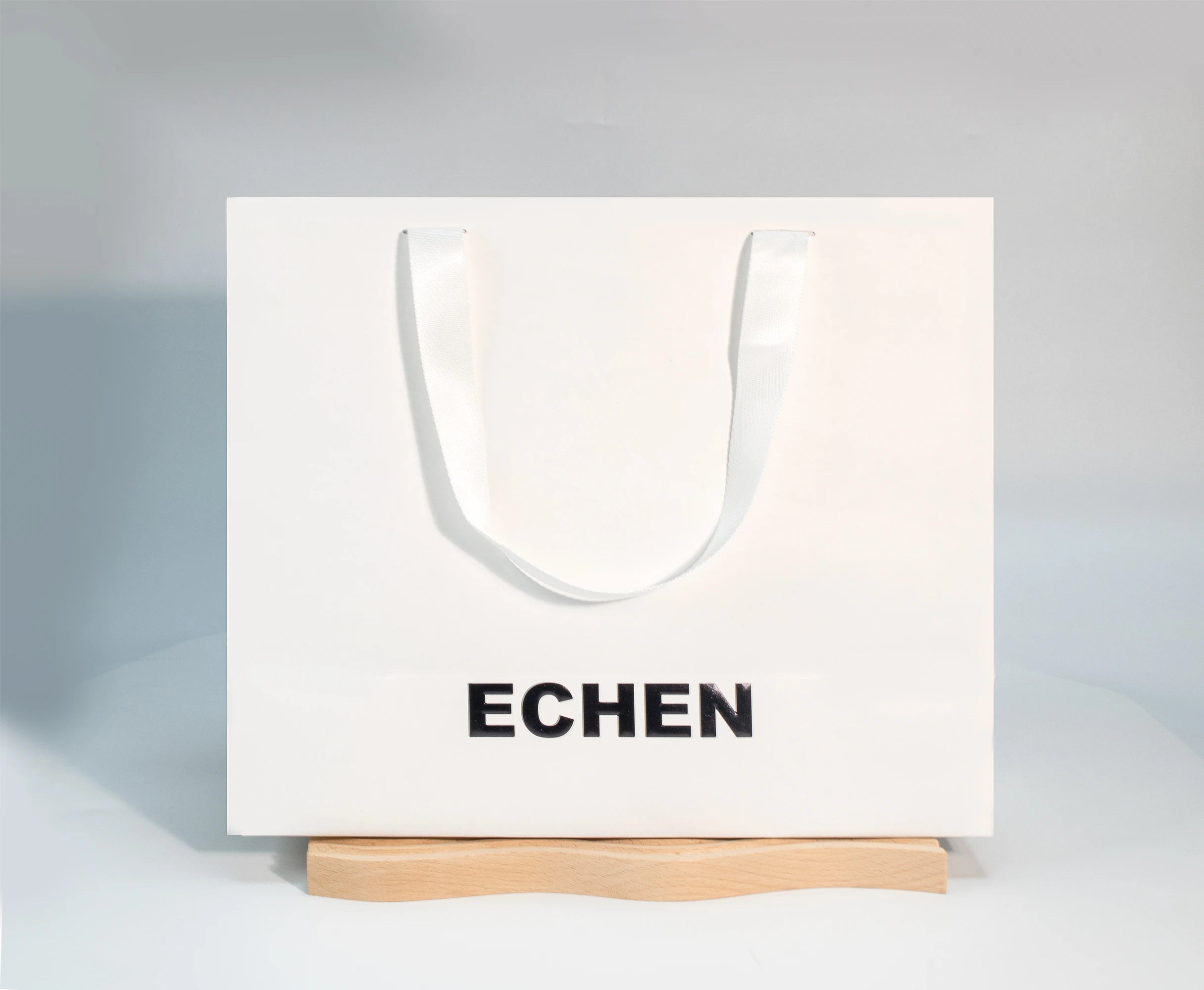 Custom Logo Printed White Gift Paper Bags with Ribbon Rope Kraft Handle Shopping Paper Bag