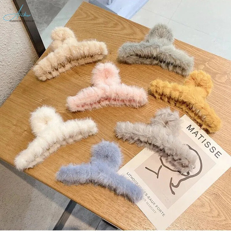 Plush Hairpin Girl Hair Clip Autumn and Winter Hair Shark Clip Korea Elegant Temperament Back of the Head Plush Grip