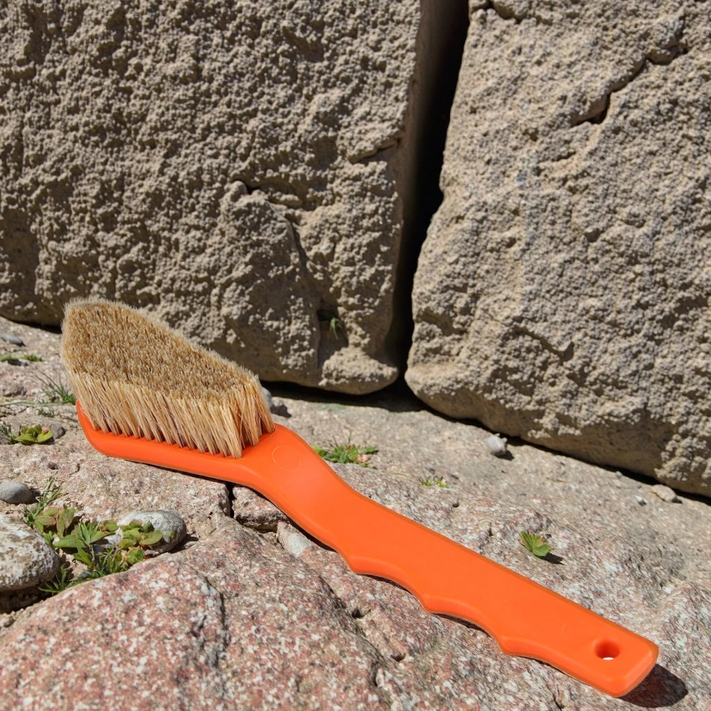 Ergonomic Design Rock Climbing Bouldering Plastic Brush Comfortable Handle for Camping & Hiking Products