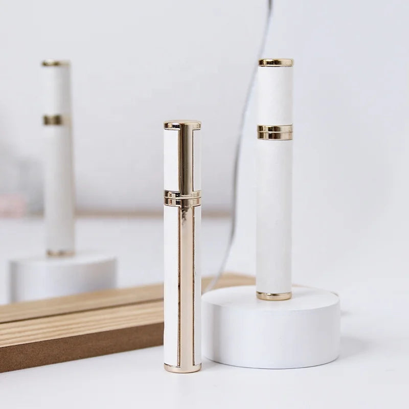 Factory Direct Cheap Hot Selling Luxury Gold 1ml White Refillable Slim Empty Lipstick Tubes Container with Logo