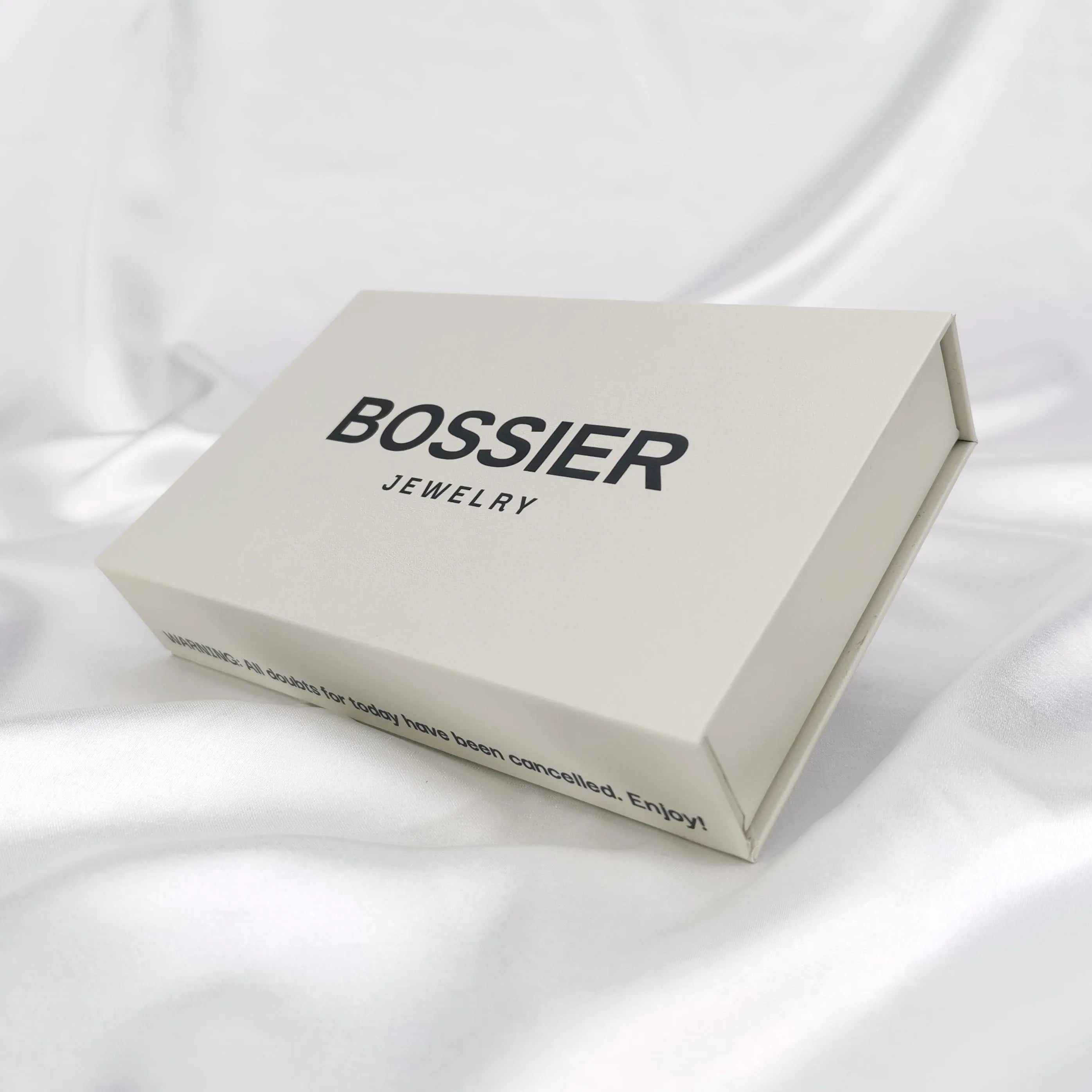 Handmade Custom Logo Color Square Magnet Jewelry Box Luxury LED Packaging for Necklaces and Earrings