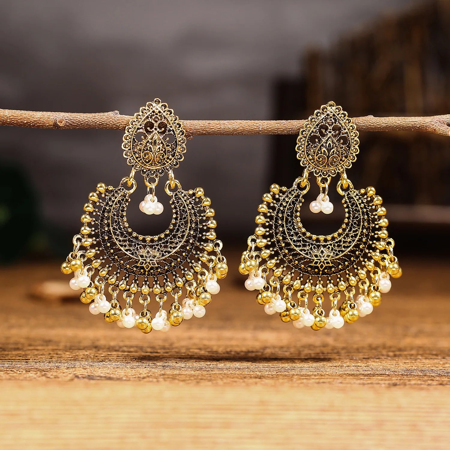 Wholesale Women Retro Heart Shape Indian Jewelry Earrings Bohemian Ethnic Alloy Small Bell Pendant Tassel Earrings (KER813)