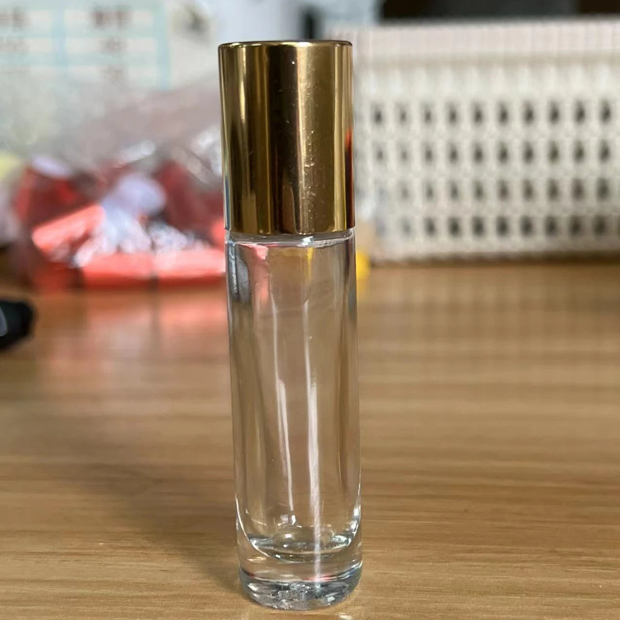 8ml clear Glass Roll on Bottle With Leak Proof Steel Roller and Black/gold/silver Metallic Lid Perfume Bottle