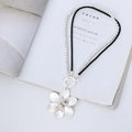 Trend Elegant Jewelry White Imitation Pearl Chain Flower Pendant Necklace Unique Women Fashion Necklace Wholesale