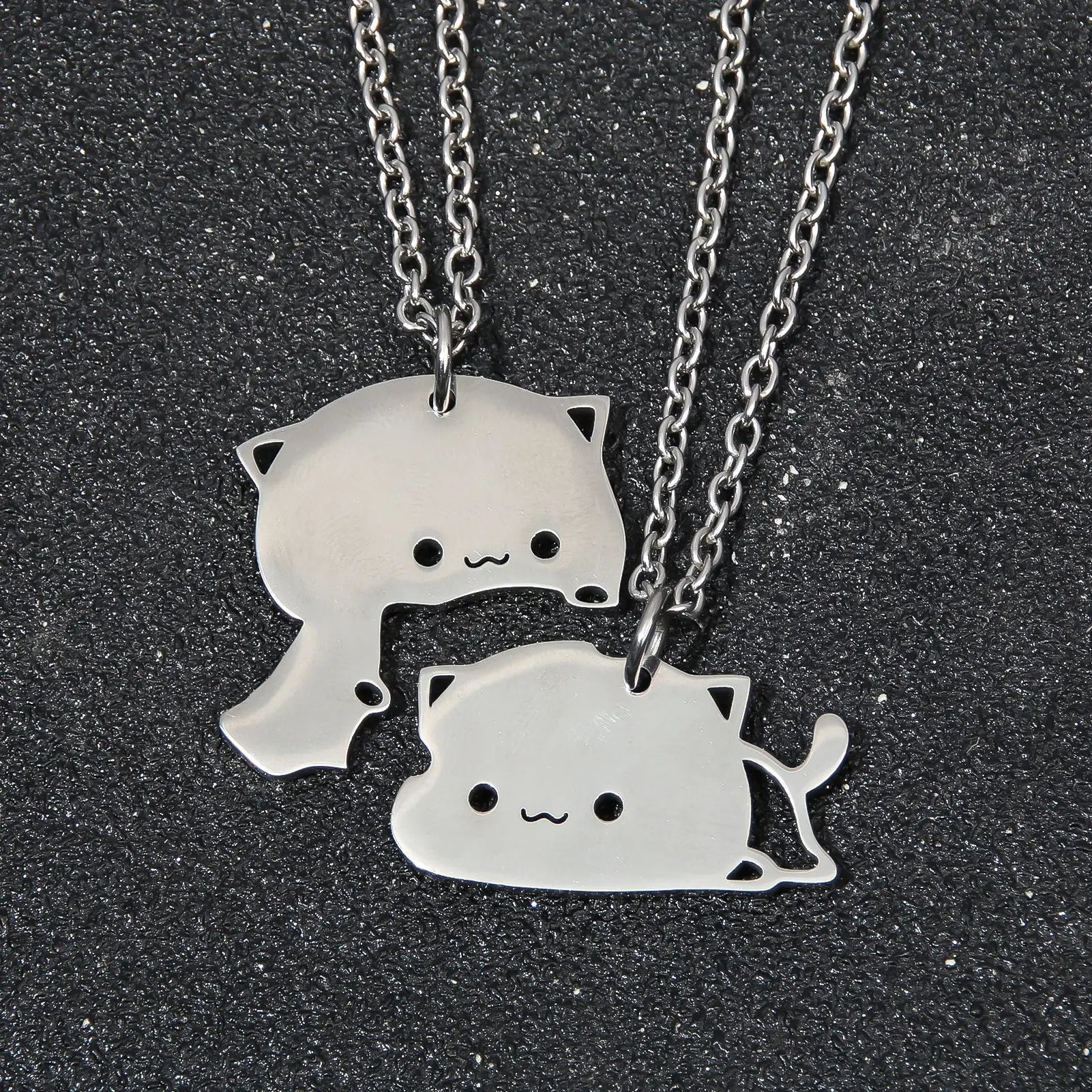 Couple Hug Cat Necklace Girlfriend Cute Cartoon Men and Women Stainless Steel Gift Sister Splicing Cat Pendant