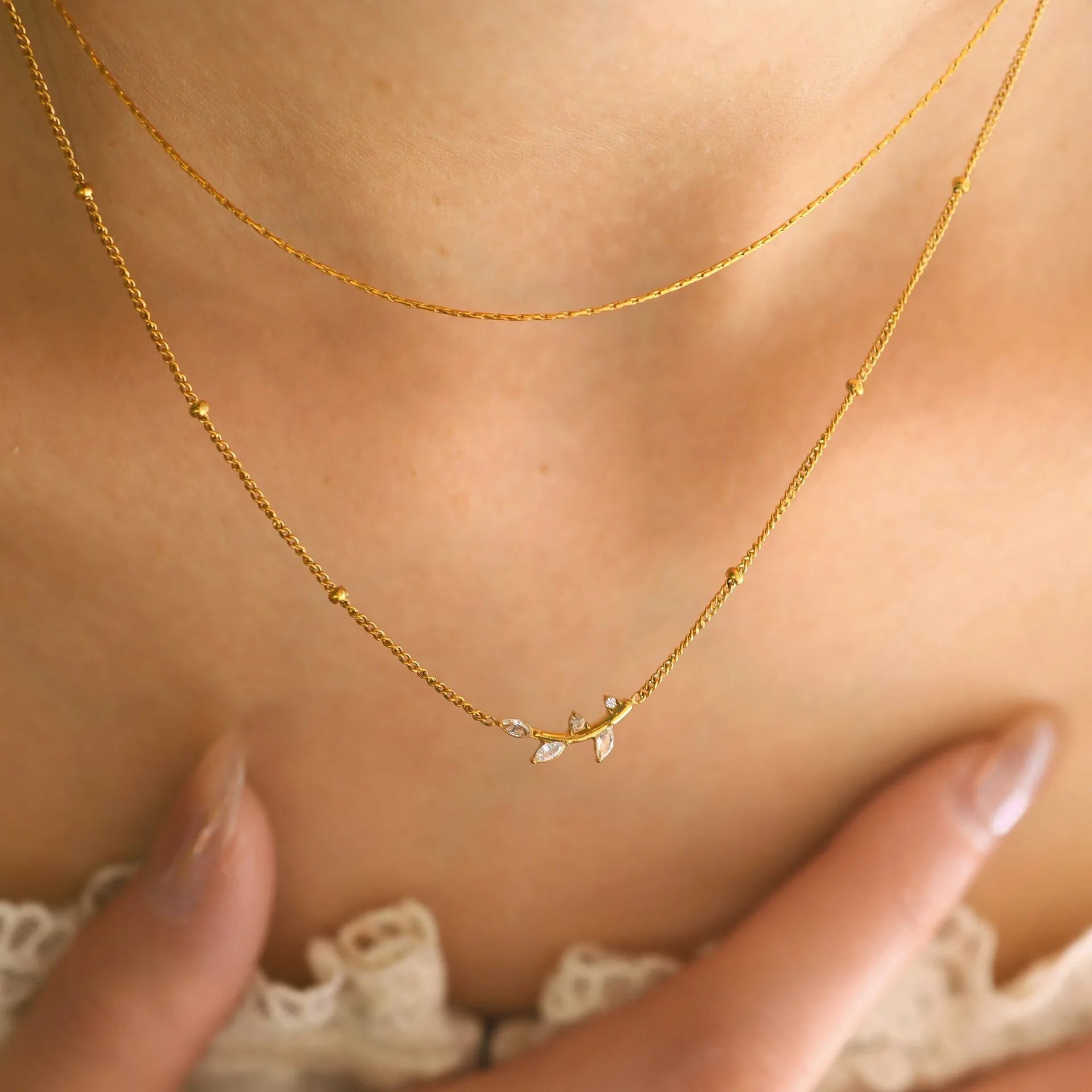 Fashion Design Olive Leaf Pendant Double Diamond Inlaid Light Luxury Clavicle Chain All New Titanium Steel Necklace Women