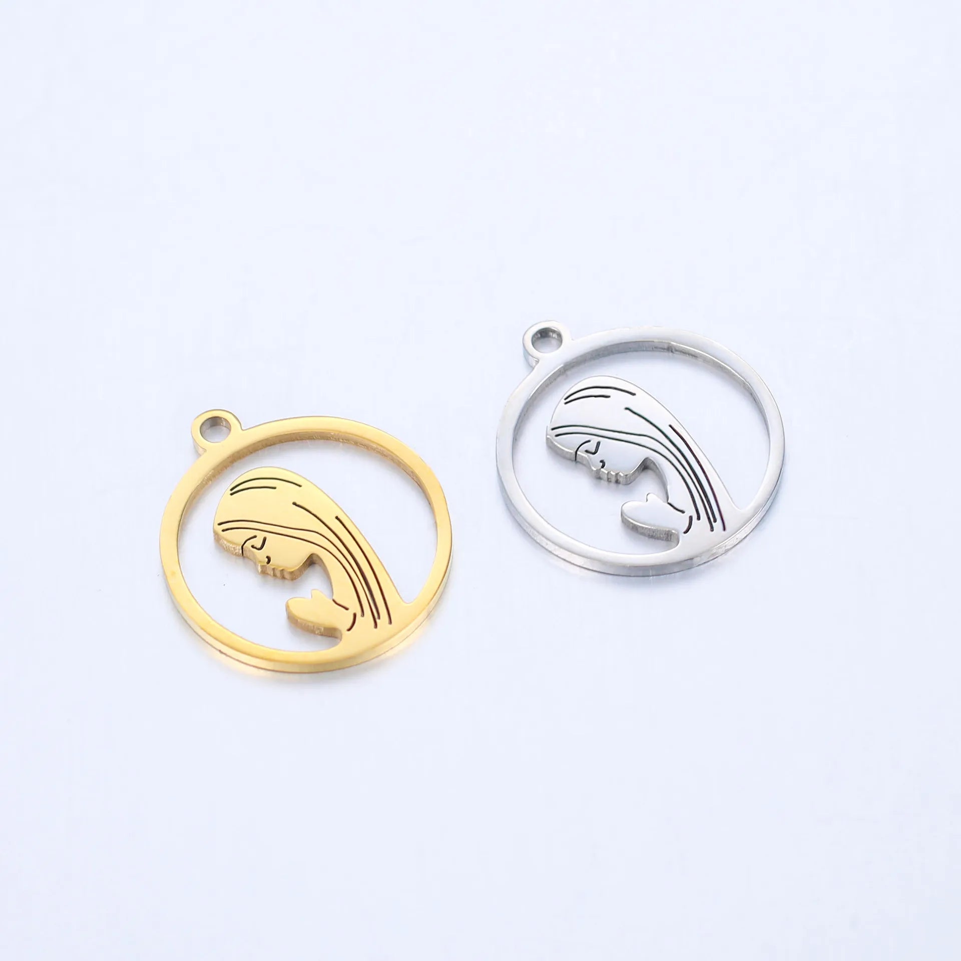 Fashion Jewelry Pendants & Charms Wholesale Round Hollow Out Stainless Steel Mary Pendant DIY Jewelry Necklace Accessories