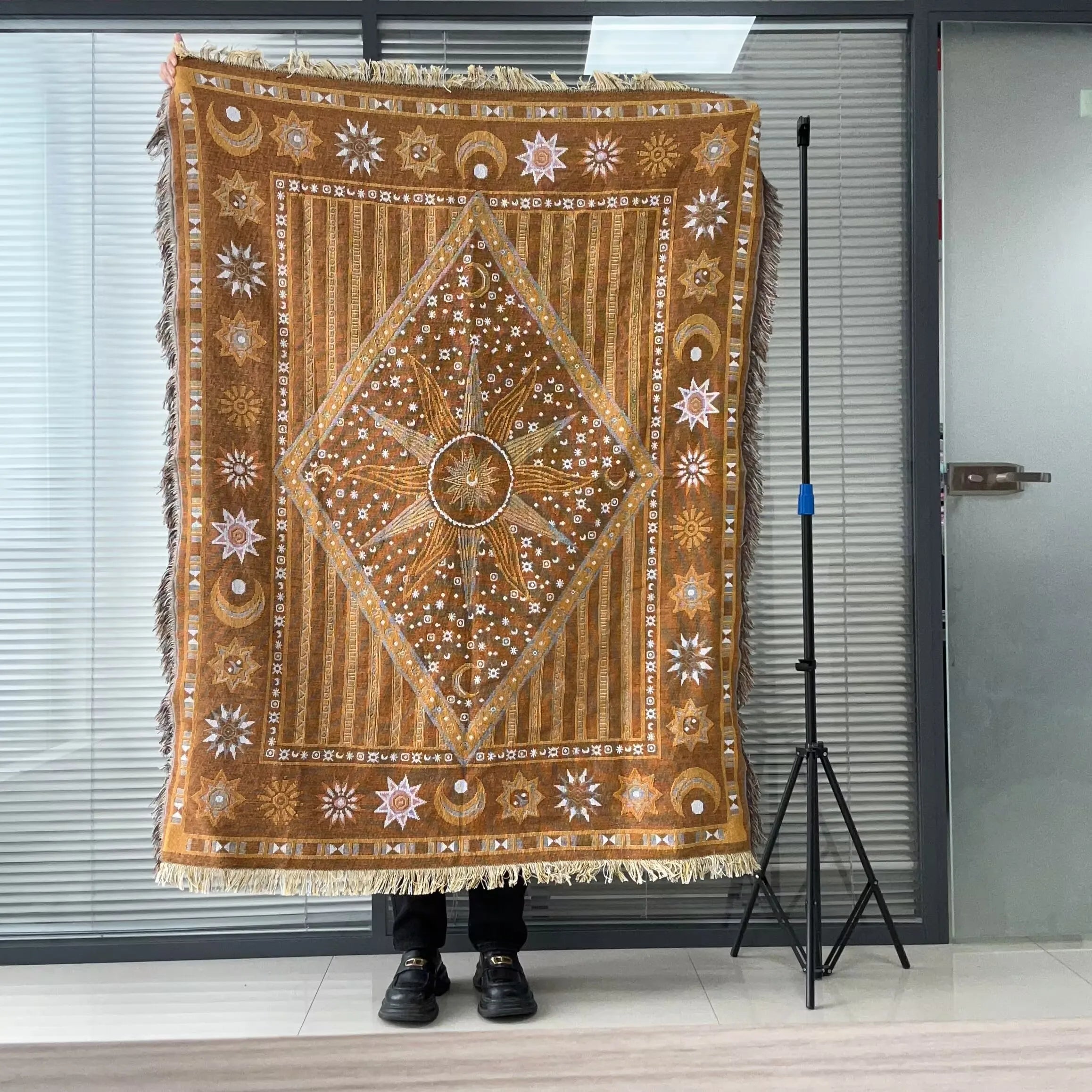Wholesale Polyester Cotton Woven Retro Tapestry Jacquard Throwing Beach Blanket