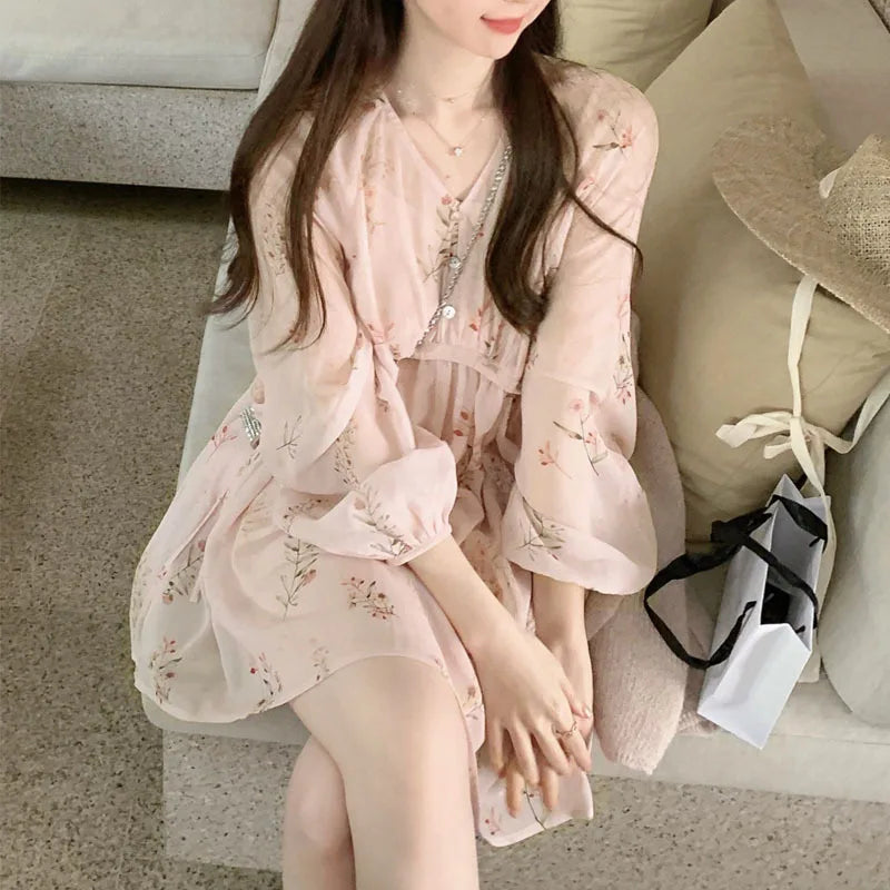 2023 Spring/Summer New Fairy Short Skirt Temperament Kikyo Tea Break French Fragmented Flower Skirt Long Sleeve Slim Dress