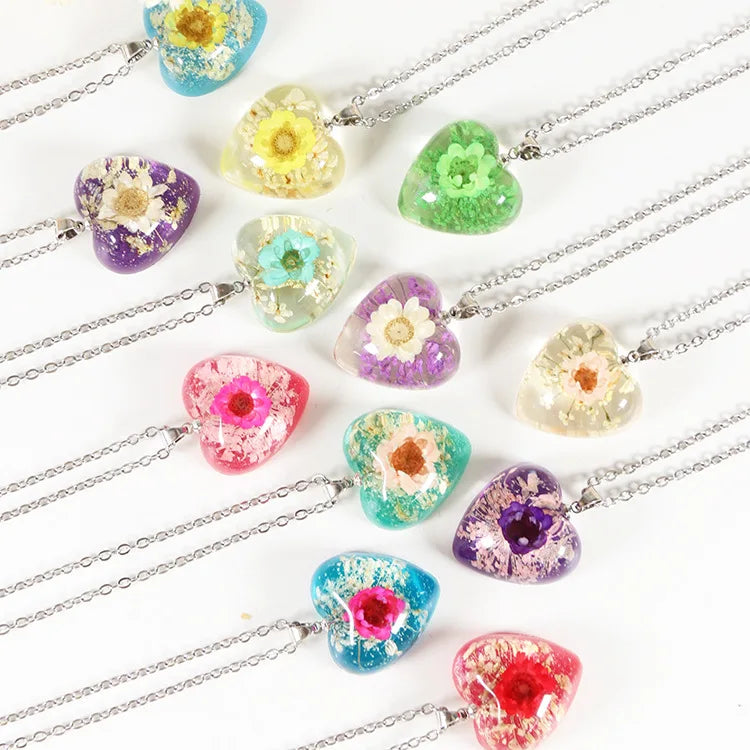 Wholesale Heart Shape Handmade Multicolor Real Dry Flower Resin Necklace