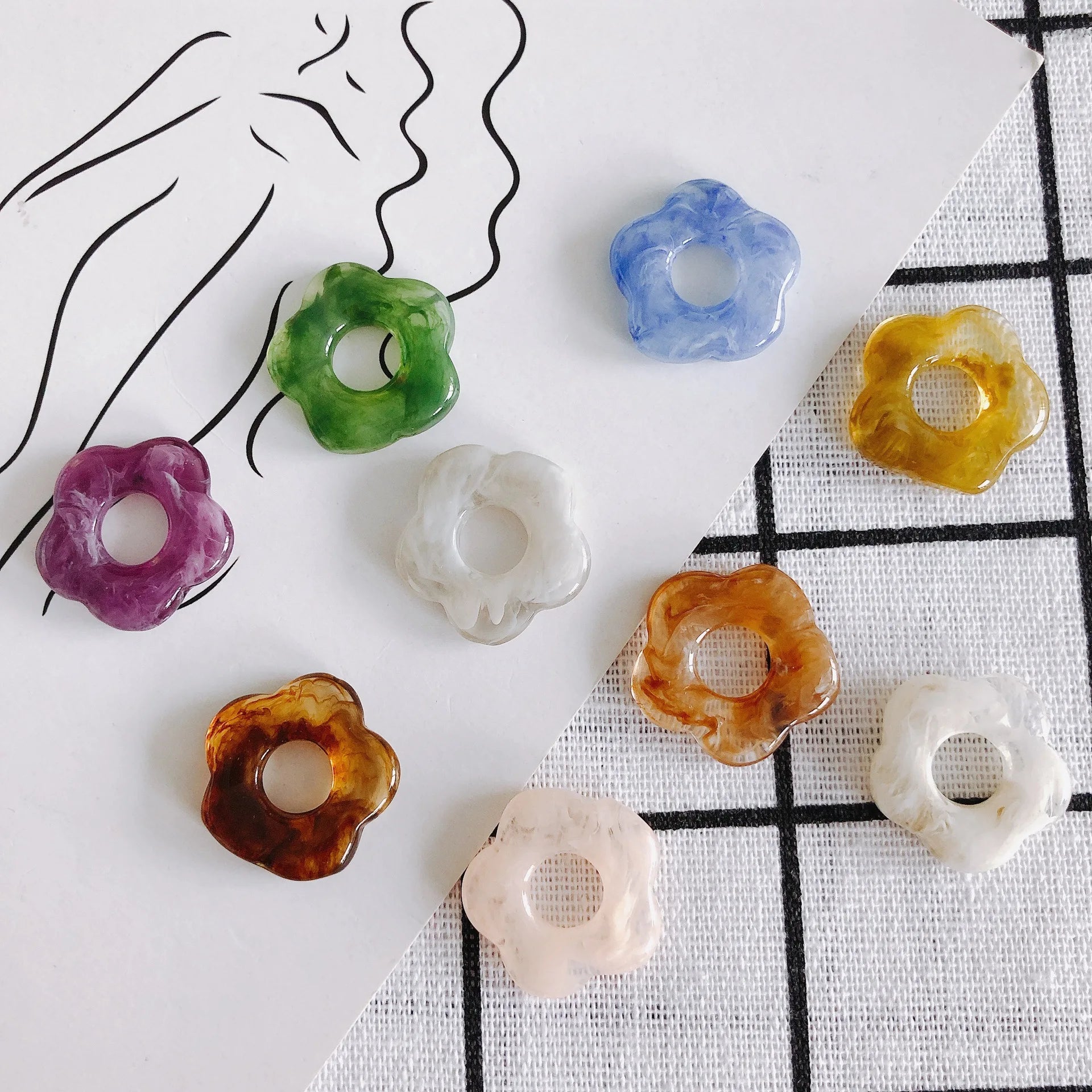 Dainty 24*26cm Colorful Glass Bead Gradient Glass Hollow Flower Beaded Daisy Charm for DIY Jewelry Making Accessories