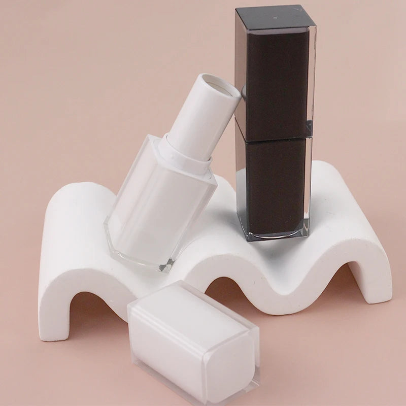 Hot Sale Novelty 2025 Square White Empty Lipstick Tube Container Luxury Plastic Custom Logo Cosmetic Screen Printing