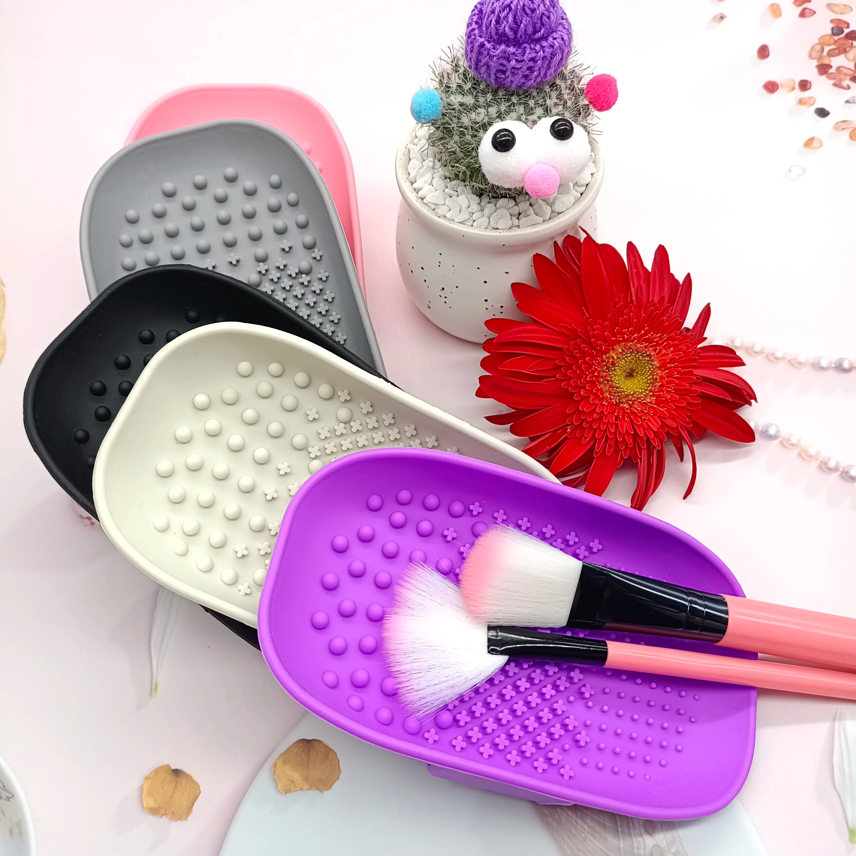 Makeup Brush Cleaner Makeup Brush Cleaner Pad Brush Cleansing Palette With Belt Portable Washing Tool Scrubber With Handle Strap