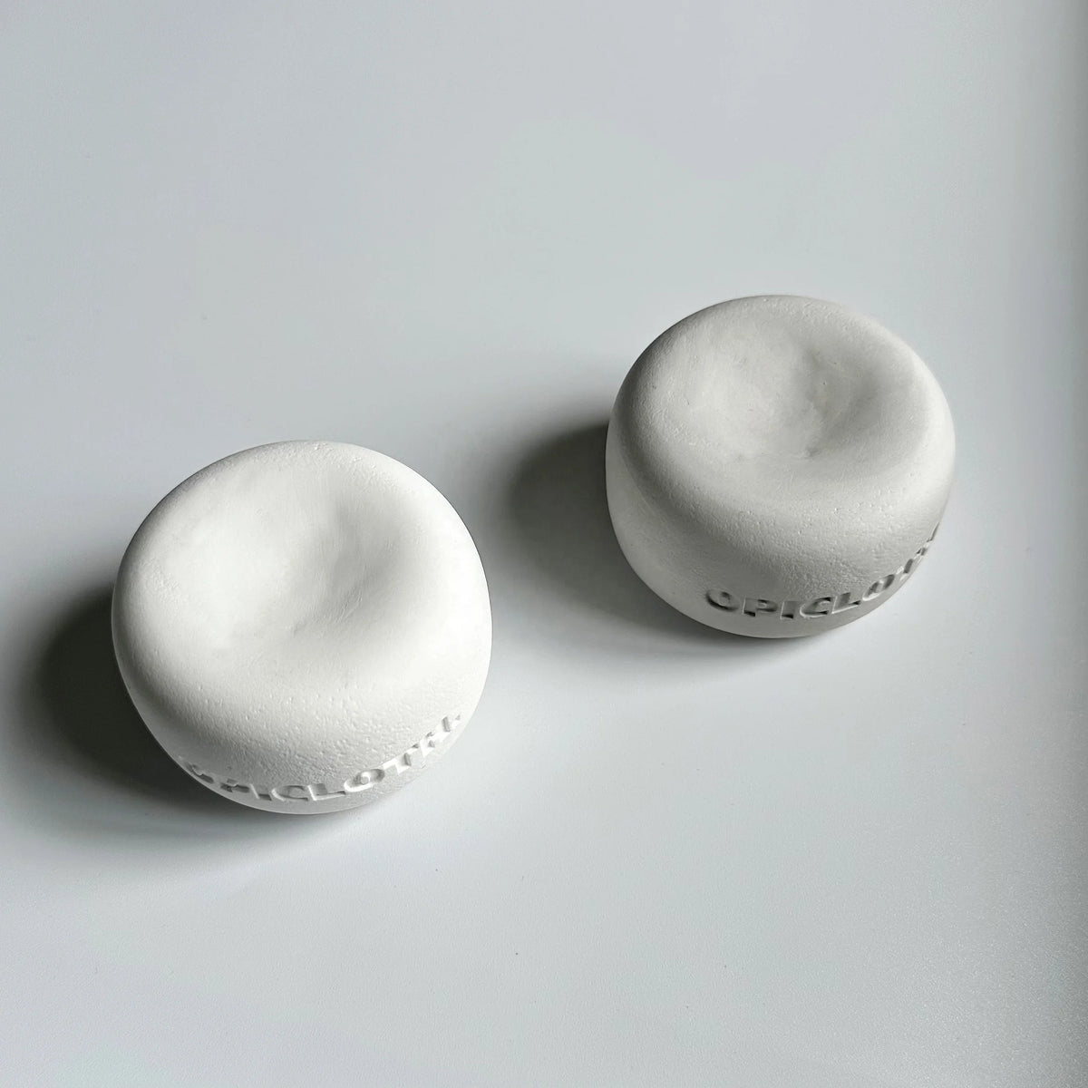 Personalized OEM Round Shape Logo Aroma Fragrance Plaster Tablet Scented Ceramic Stone Diffuser for Air Freshener