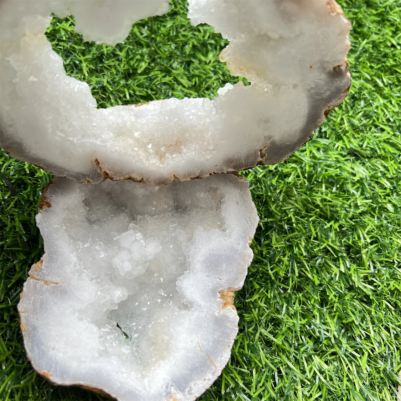 Wholesale Natural Crystal Agate Cluster Slices  Mineral Specimen White Agate Geode Cave Slice