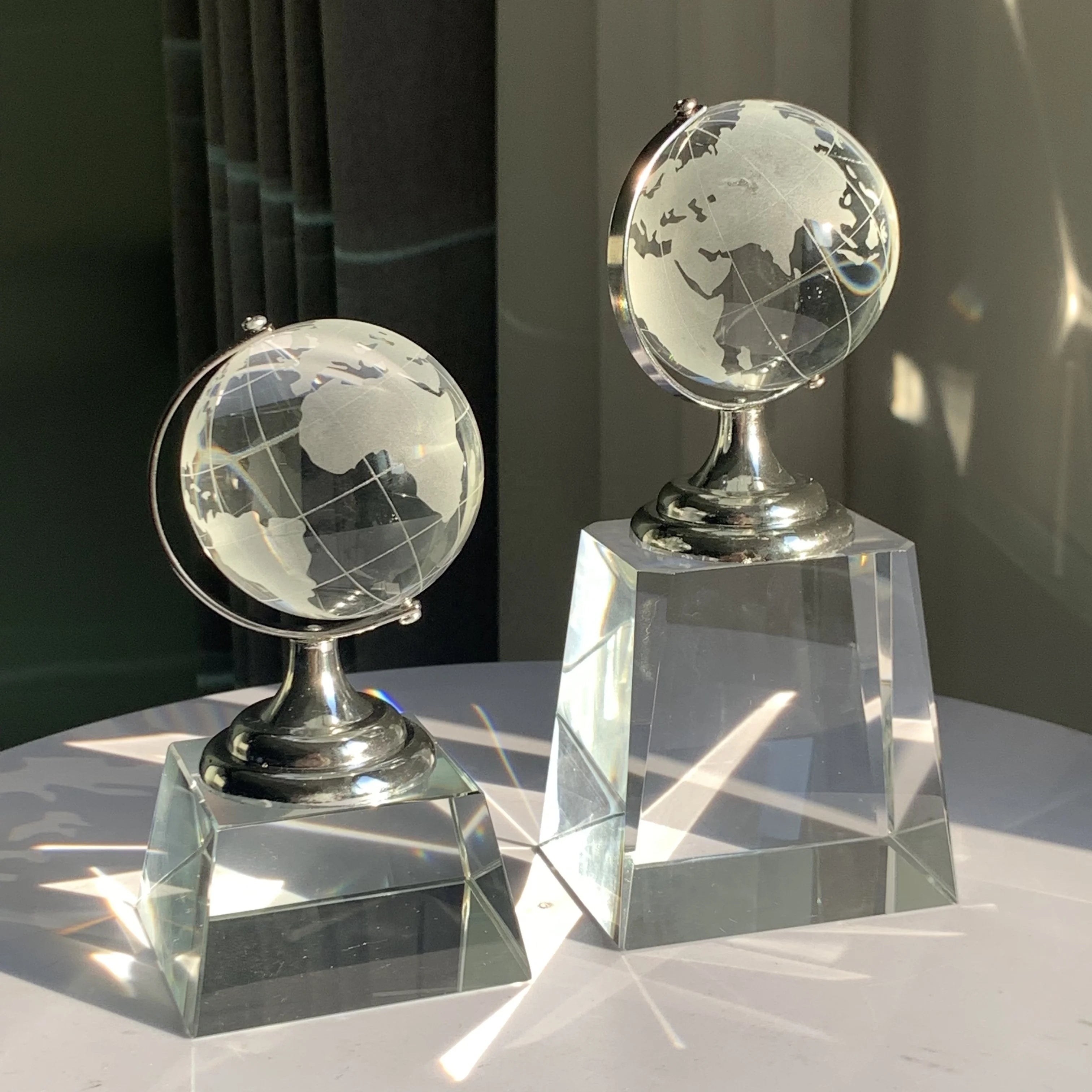 ADL Crystal Glass Globe Trophies Award Laser-Printed for Business Engraved Souvenir Personalized Crystal Trophies Award Plaque