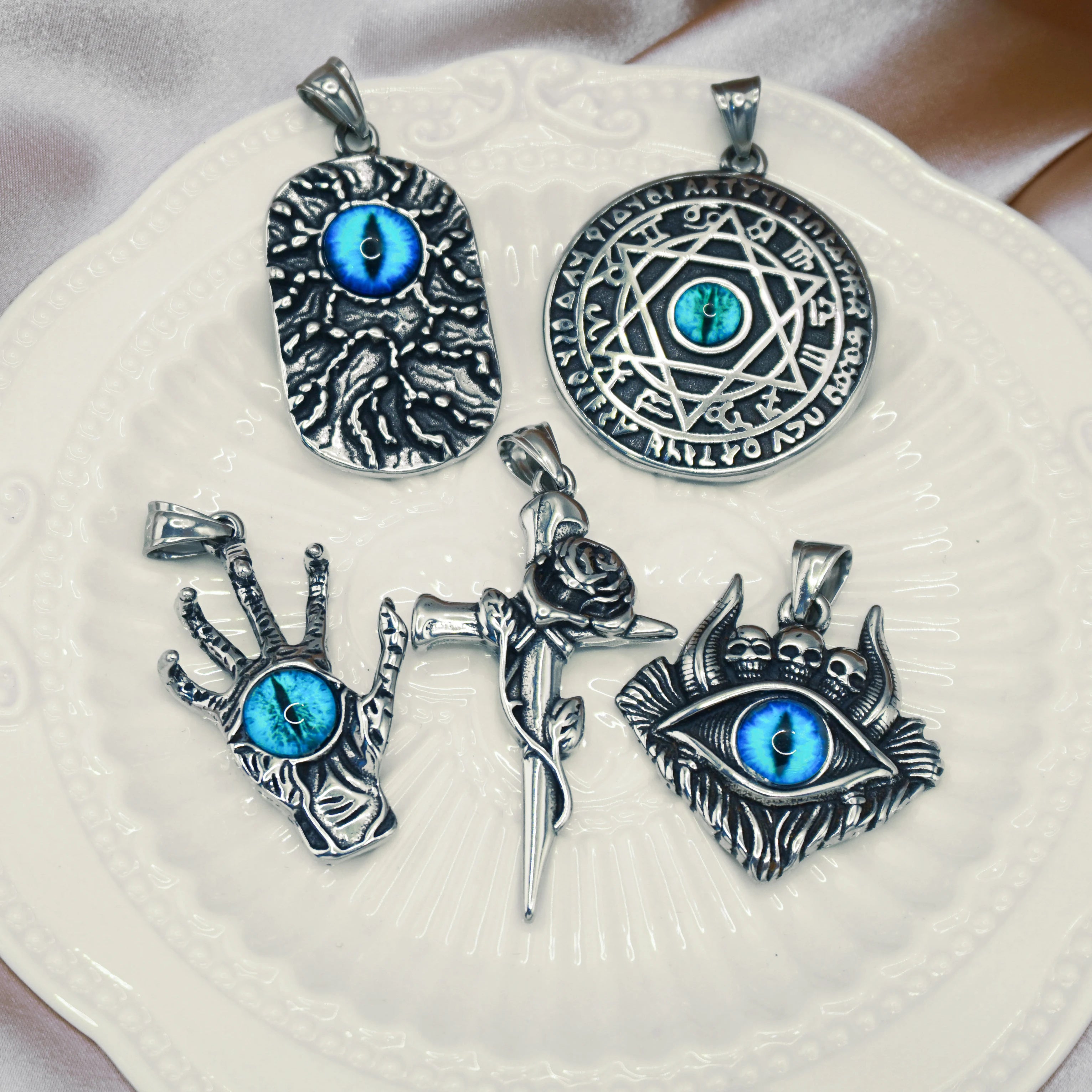 Men's Stainless Steel Vintage Demon Eye Skull Head Oxhorn Pendant Gothic Punk Blue Evil Eye Hand Diamond Pendant Cross Charm