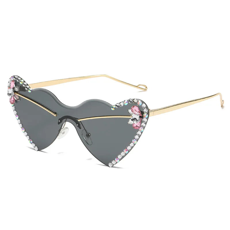 Luxury One Piece Rimless Cat Eye Metal Sunglasses Unisex New Heart Design Diamond Bling UV400 Acrylic Lenses PC Custom Logo