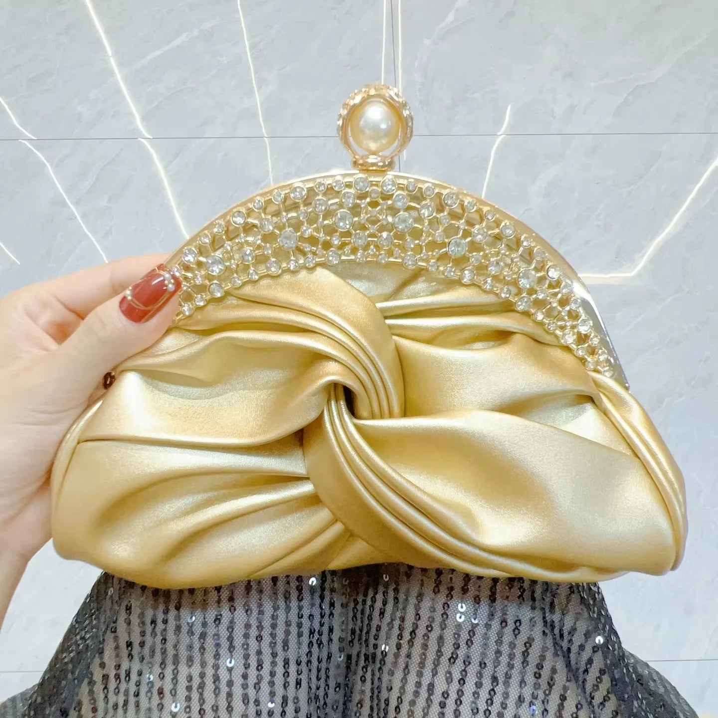 2025 Luxury Women Metallic Color Ruched Bags PU Clutch Handbags Chain Crossbody Bag Rhinestone Clasp Bags Shiny Evening Purse