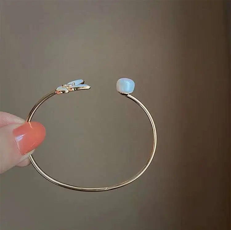 8-9MM Freshwater Pearl Bracelet Opening Design Exploite Shell Butterfly Bracelet Gold Plated 579 Series Series Pearl Bangle