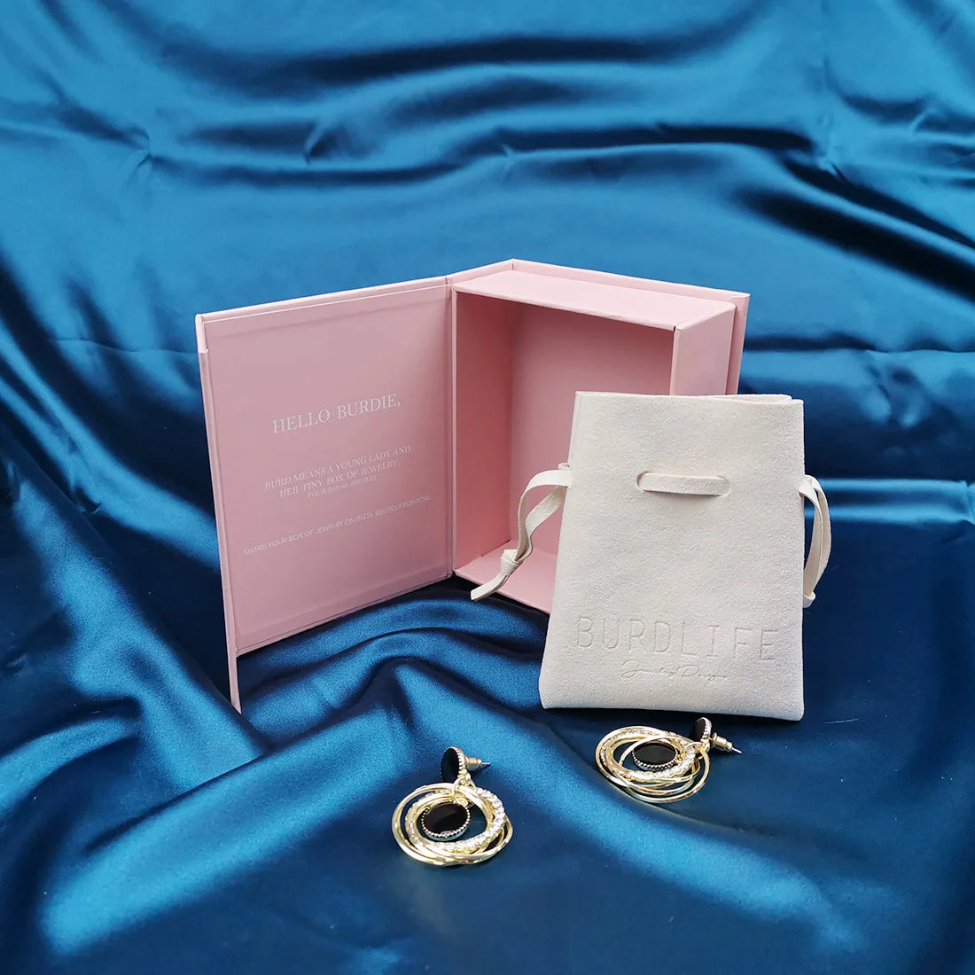 Custom logo pink Clamshell Magnetic Closure Box with Jewelry Pouch Luxury Present Box