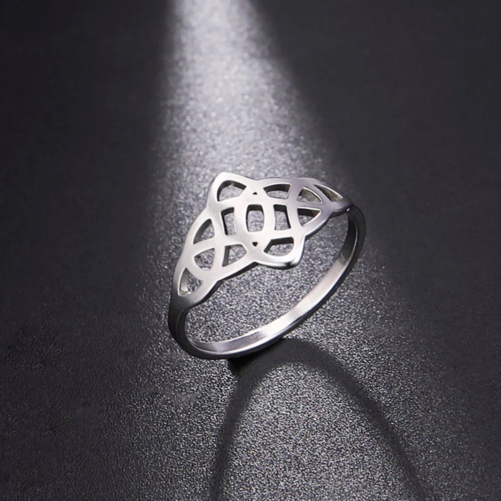 Myshape Vintage Celtics Knot Rings Women Stainless Steel Wedding Triquetra Ring Amulet Jewelry Gift for Lover Mother Wholesale