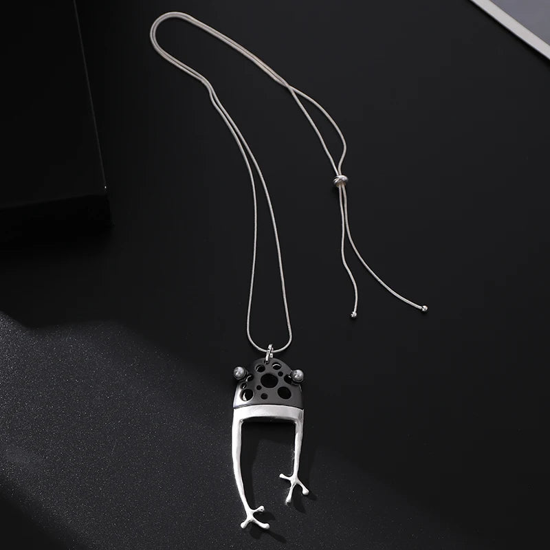 TongLing Vintage Frog Shape Pendant Necklace Brushed Silver Matte Black Alloy Adjustable Necklace for Daily Life
