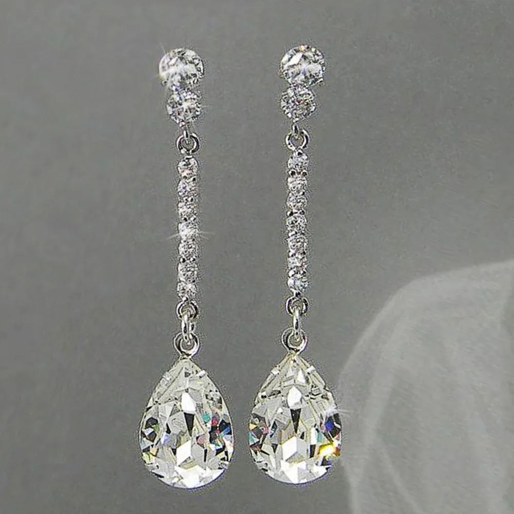 Huitan Luxury Women Jewelry Earrings Imitated Diamond Silver Plating Pear Design Elegant Wedding Women Long Hanging Earrings OEM