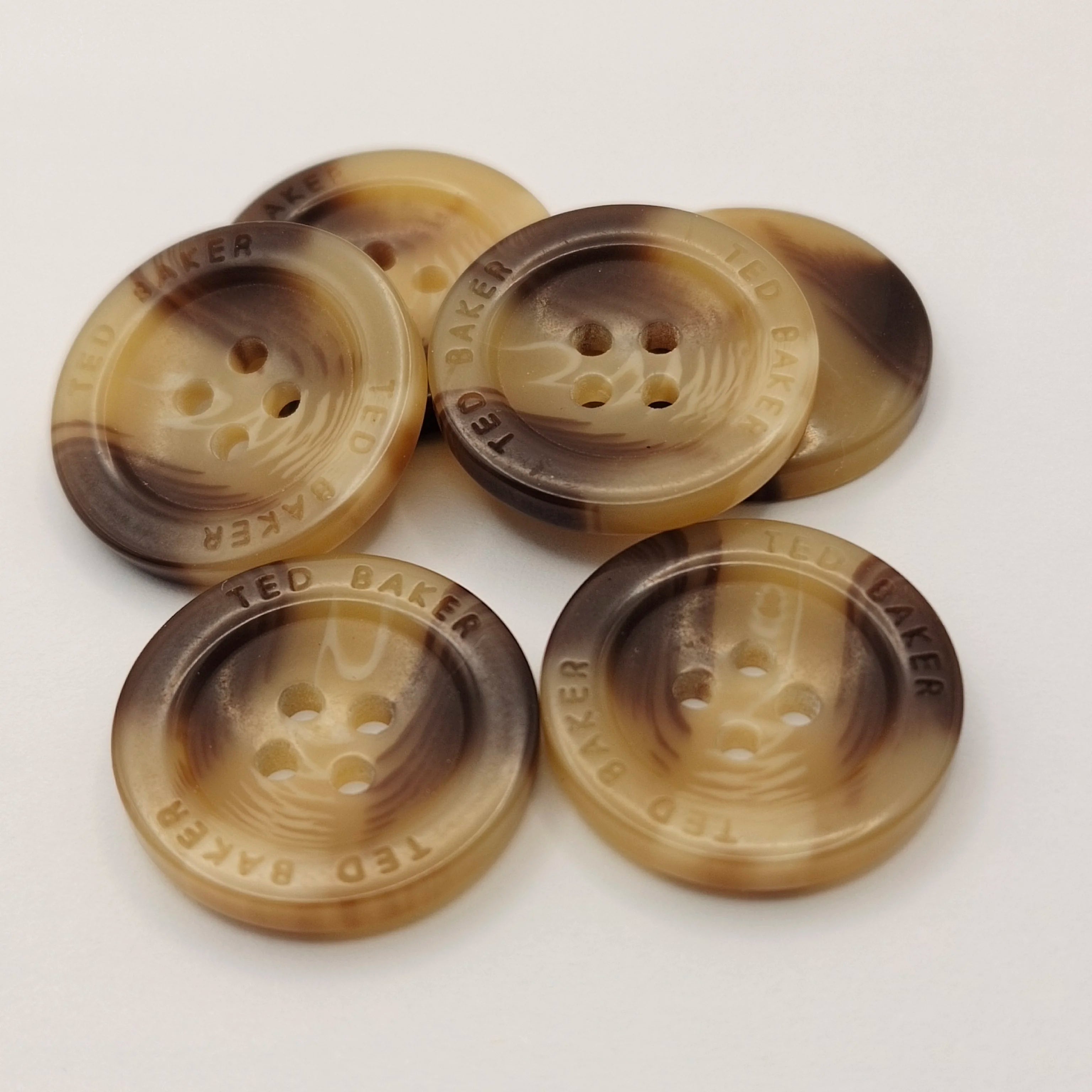 Wholesale Imitate Horn Button Polyester Material Chalk Resin Button Horn Brown Plastic Button