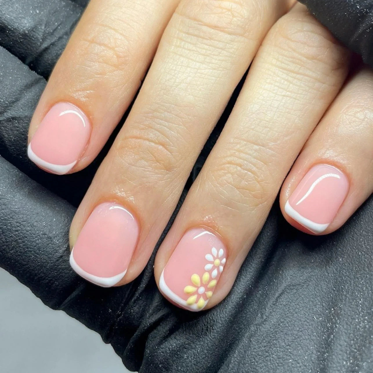 Wholesale 3898 Elegant Pink French Delicate Floral Design Short Square False Nail Press on Nail Artificial Fingernails Customize