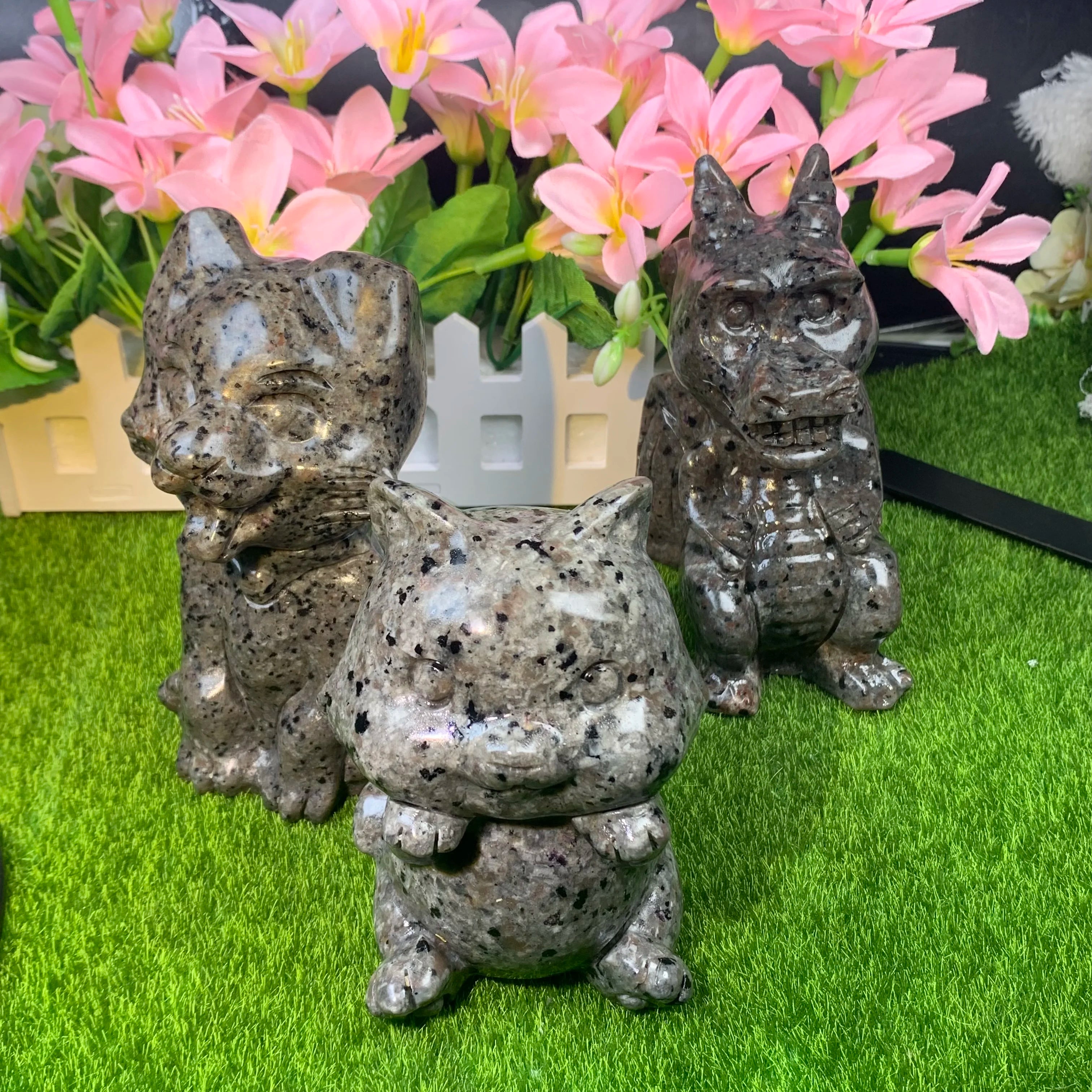 New Products Fengshui Hand Craft Natural Crystal Hand Carving Yooperlite Mixed Shape Cat Carving for Home Decoration
