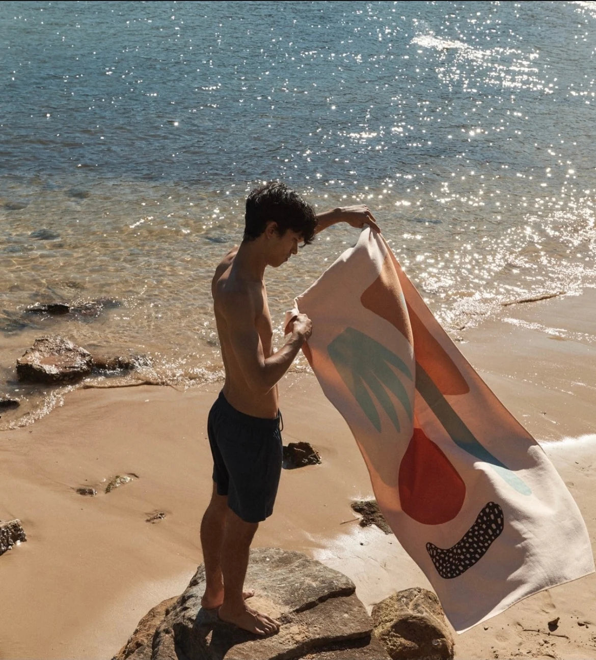 Custom Over-sized RPET Beach Towels Microfiber Sand Free Beach Towel Absorbent Quick Dry Beach Towel