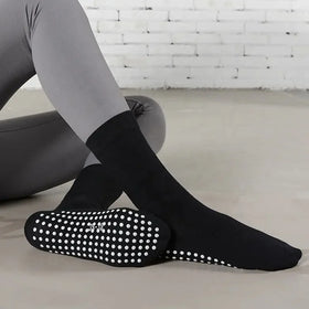 Wholesale Plain Grippy Yoga Socks Women Anti Slip Dance Crew Socks With Grip for Pilates