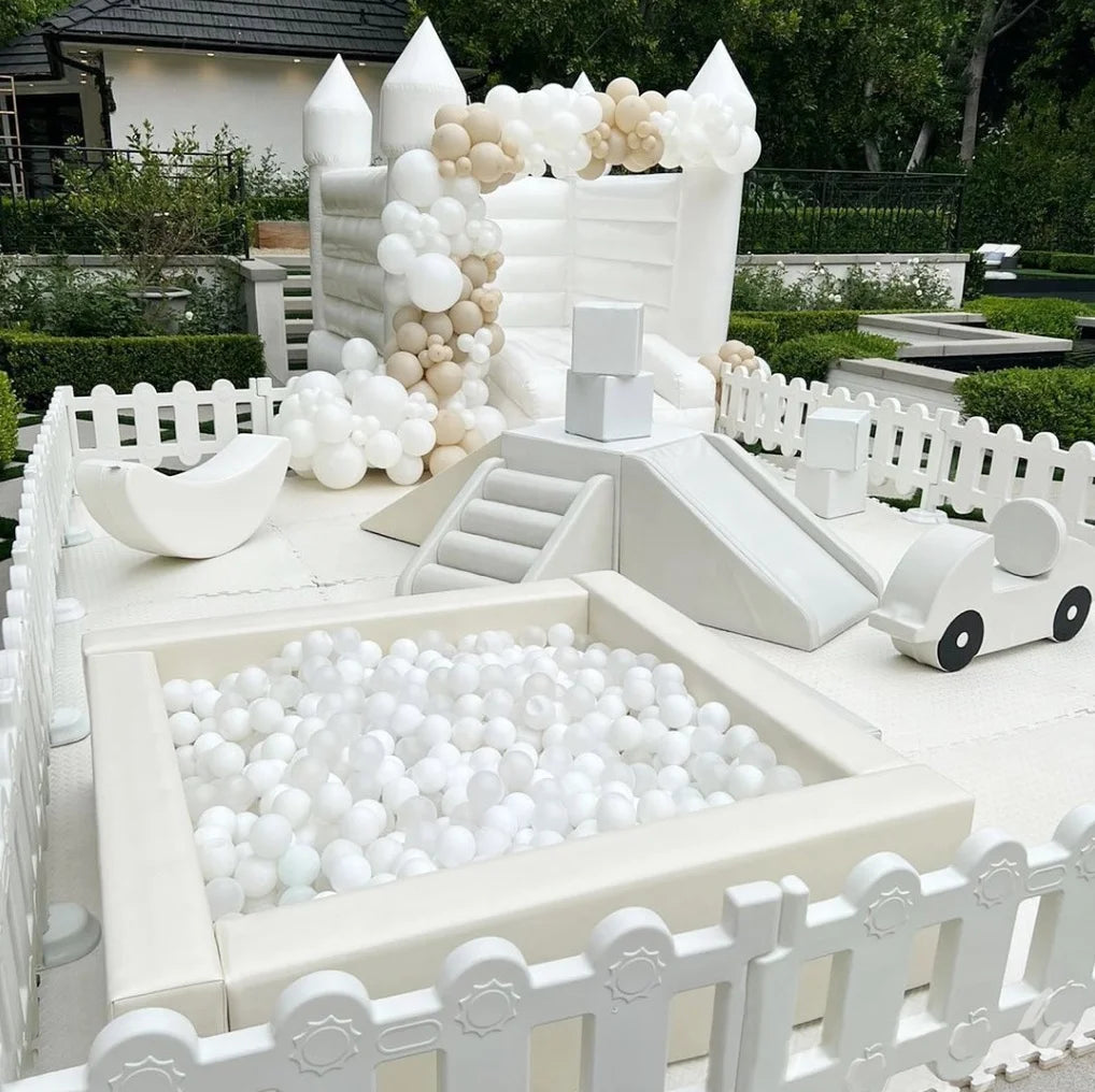White Kids Soft Play Area with Inflatable Bounce House